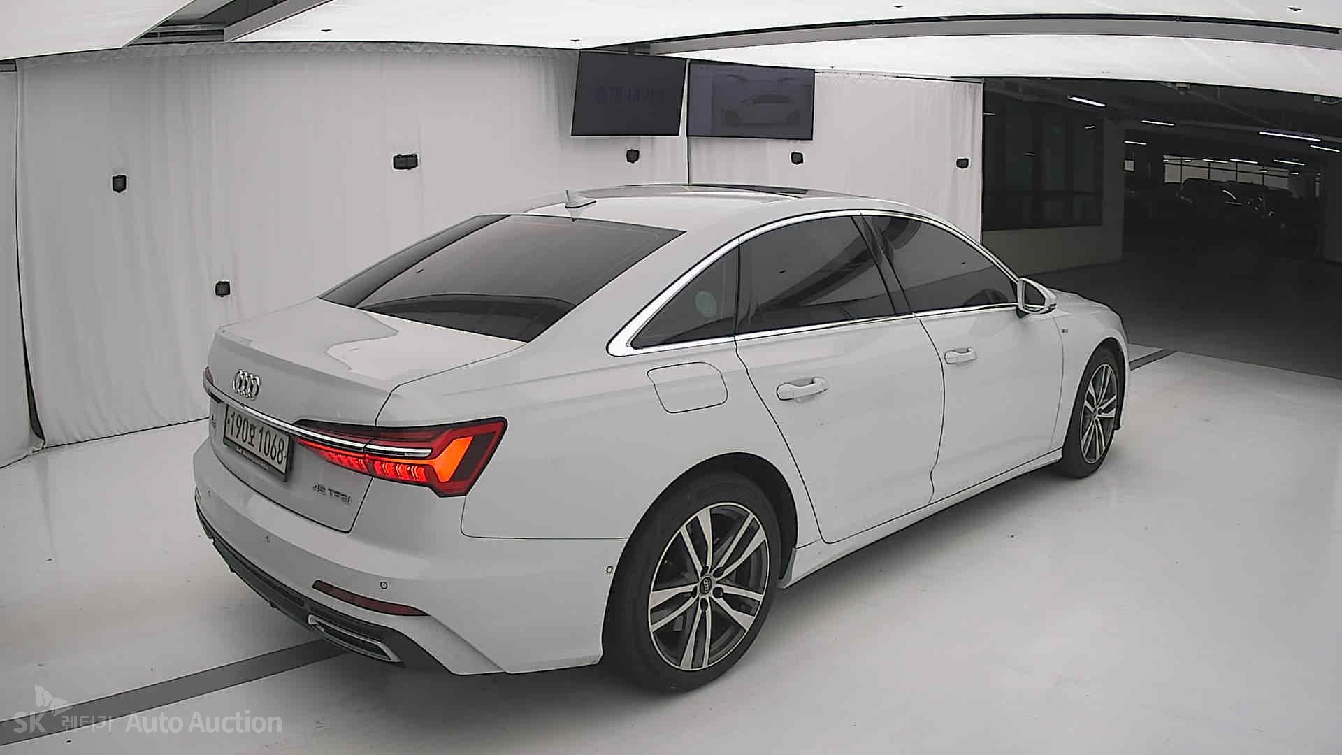 صورة إضافية