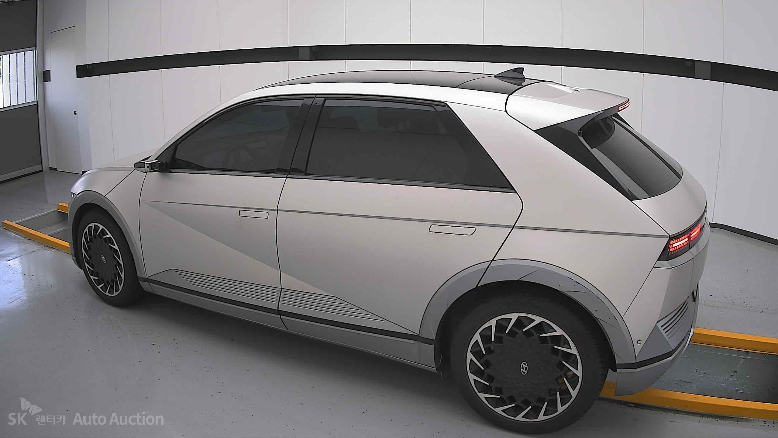 هيونداي Ioniq 2022 — صورة 14