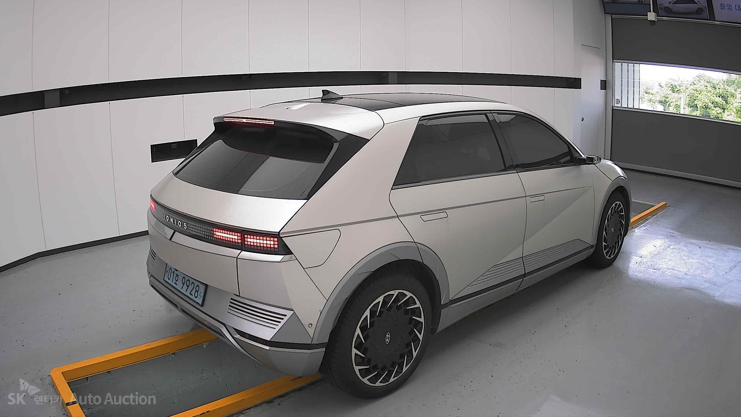 هيونداي Ioniq 2022 — صورة 17