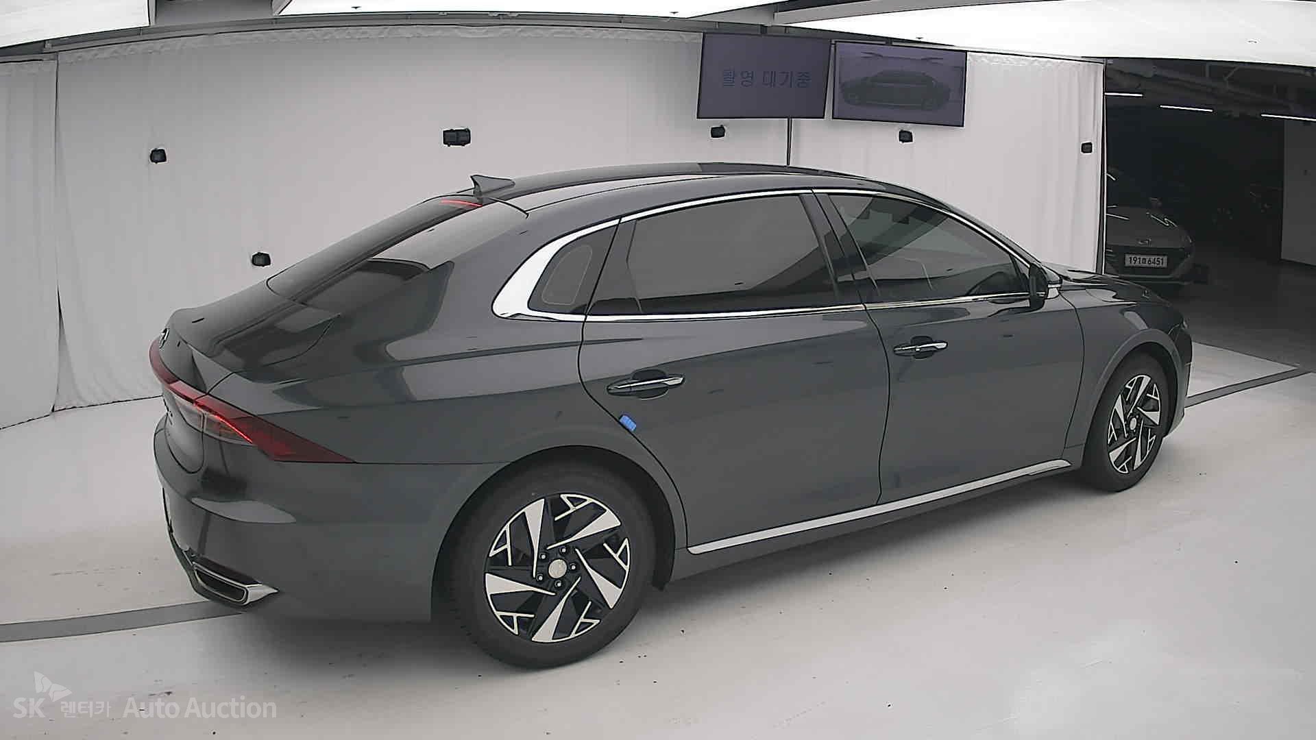 صورة إضافية