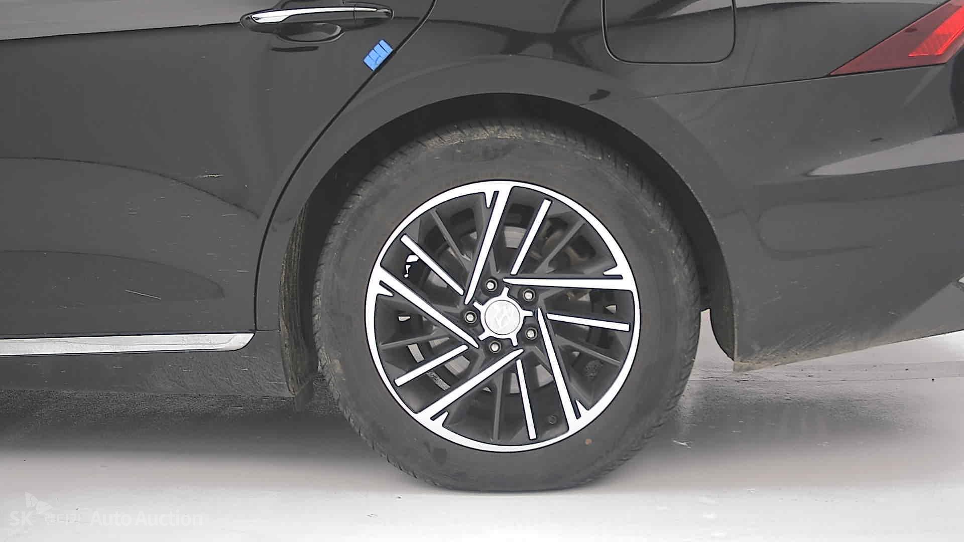 صورة إضافية