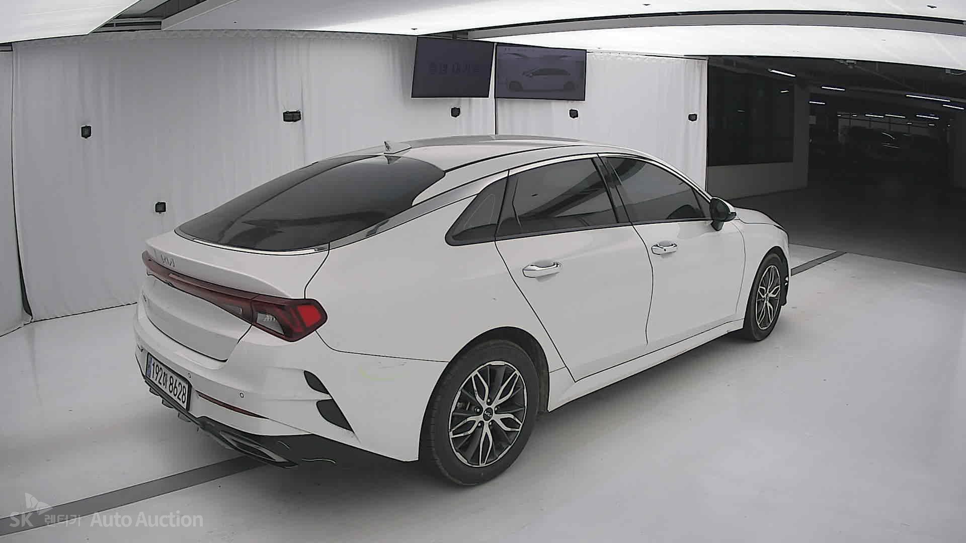 صورة إضافية