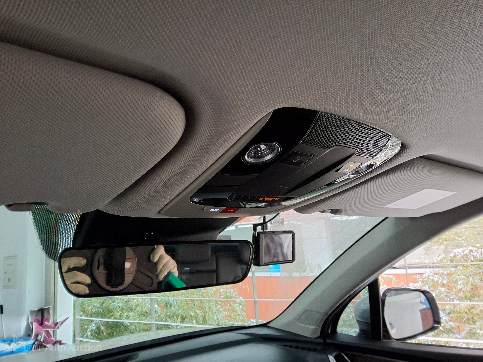 صورة إضافية