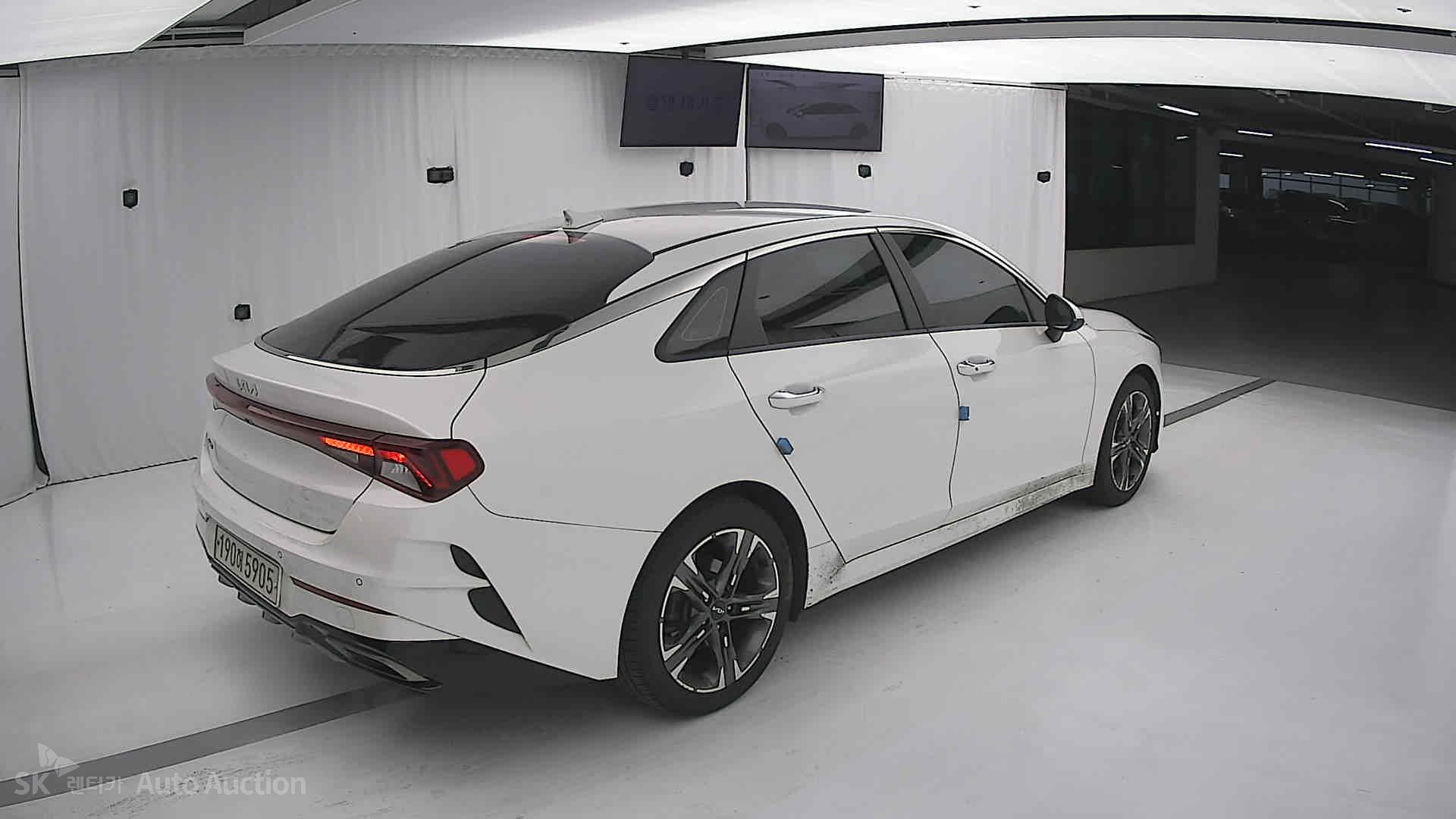 صورة إضافية